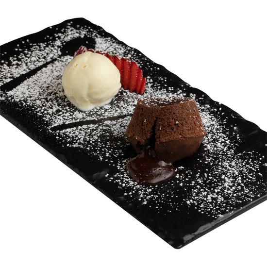 Chocolate Lava Cake w/ Vanilla Ice Cream 朱古力心太軟配雲尼拿雪糕